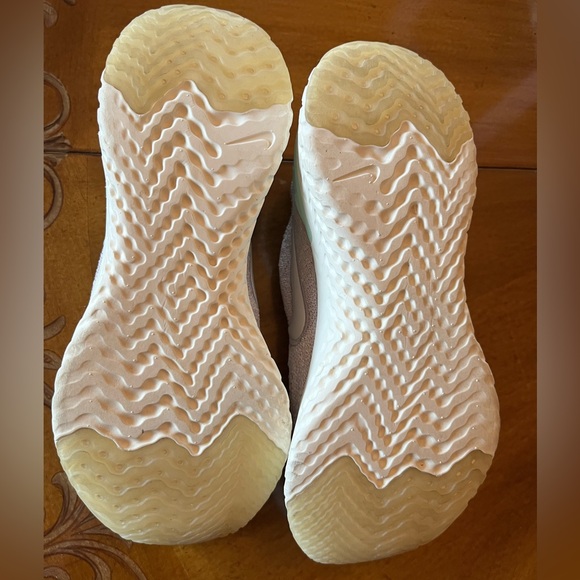 Women’s Nike Epic React Flyknit 2 teal/mint running shoe. Size 7 - Picture 6 of 8